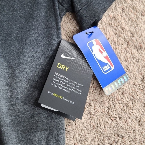 NWT Nike Raptors Shirt - Picture 3 of 4